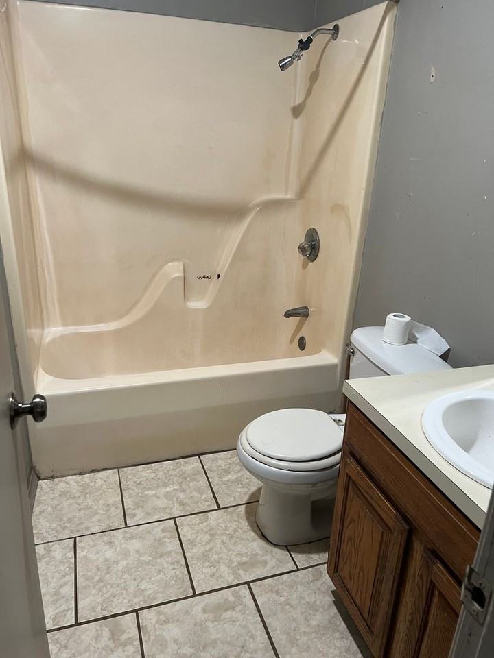 402 Plum St - Photo 3 of 7