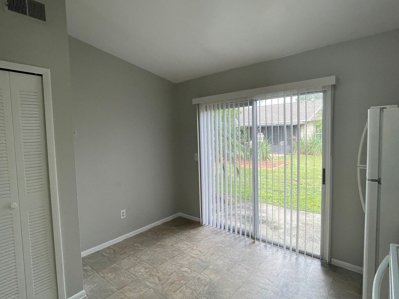 3219 Wickham Ave - Photo 5 of 10