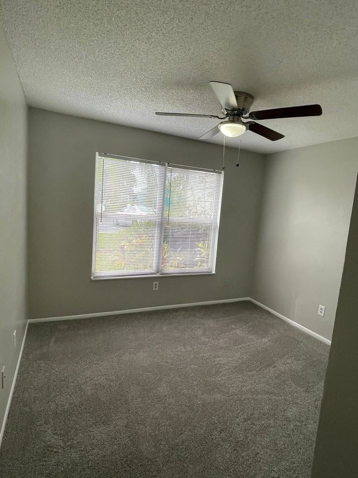 3219 Wickham Ave - Photo 6 of 10