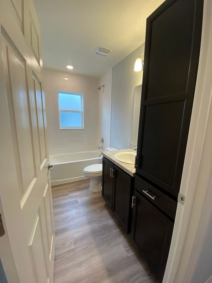 595 Lorient Dr - Photo 6 of 11