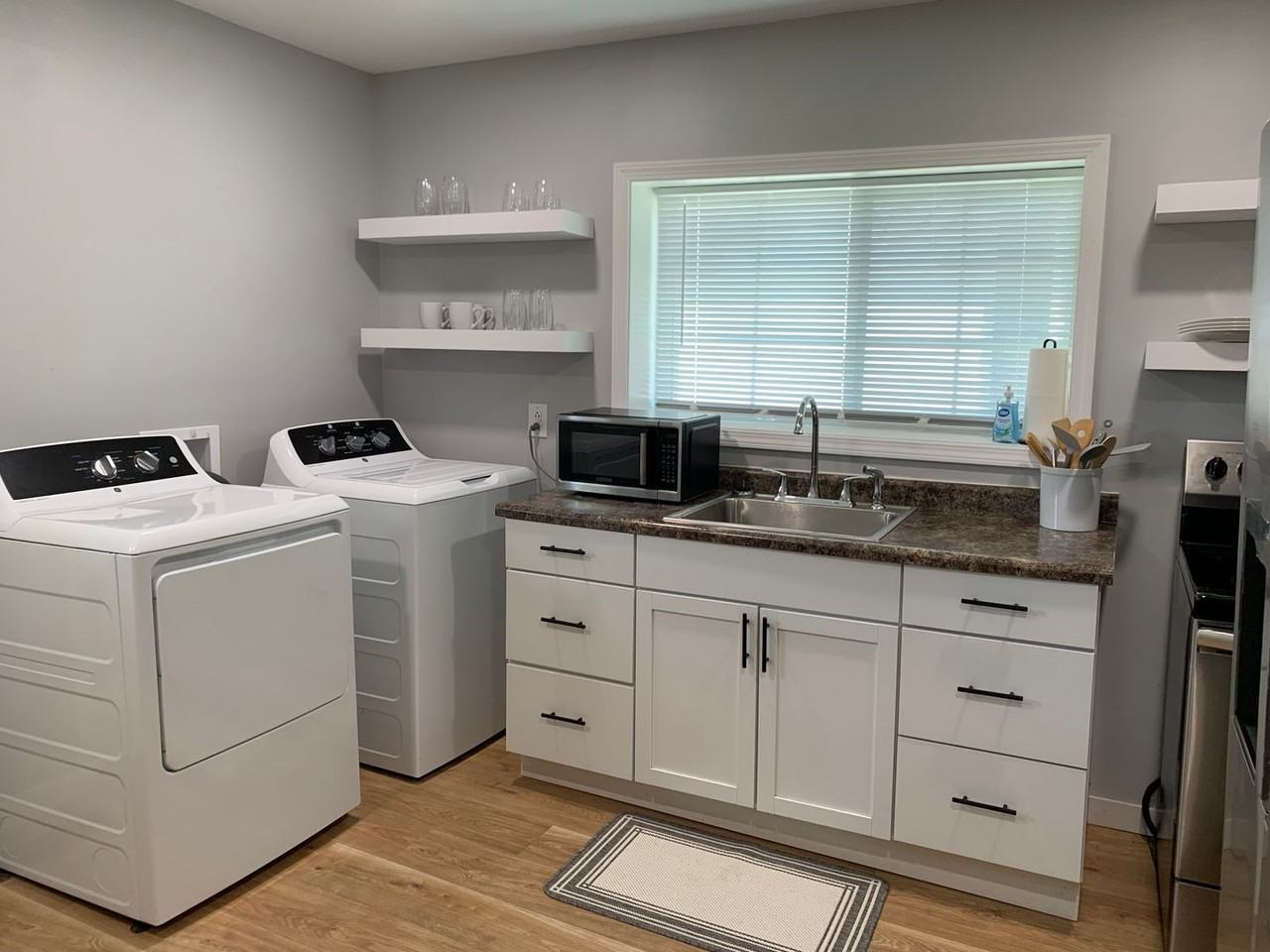 2702 N 6th 1/2 St - Photo 4 of 24