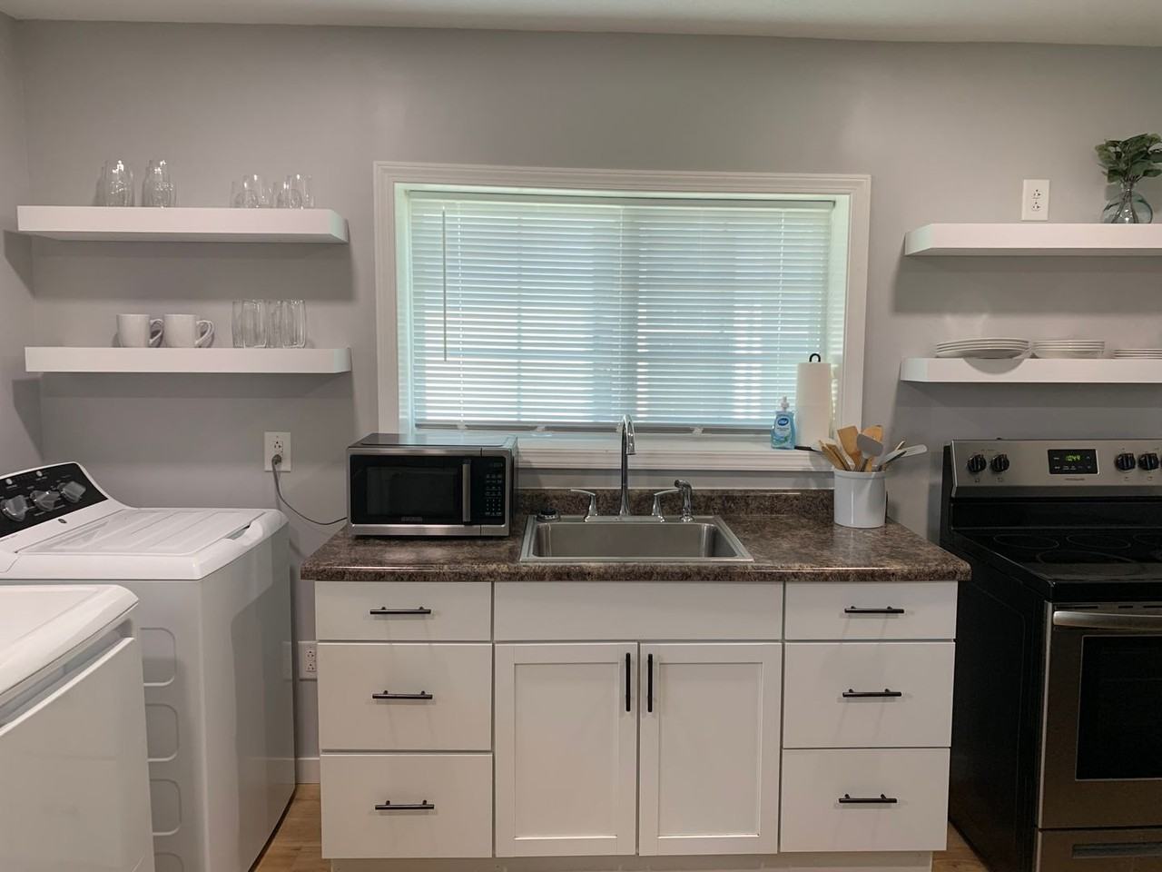 2702 N 6th 1/2 St - Photo 7 of 24