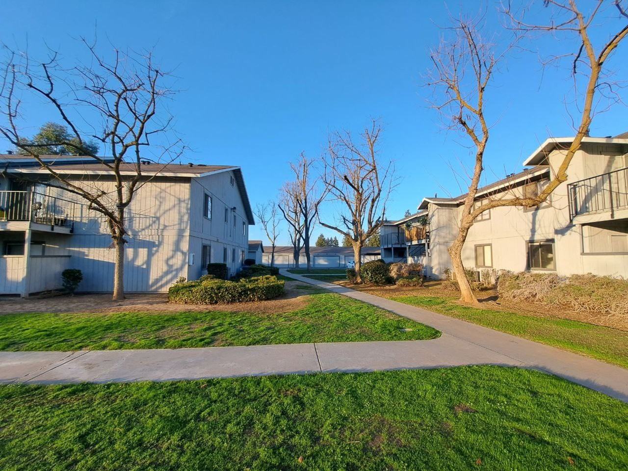 The Lakes - Photo 2 of 31