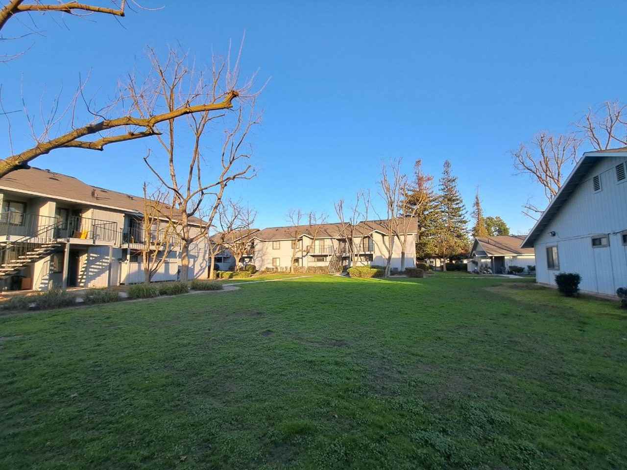 The Lakes - Photo 5 of 31