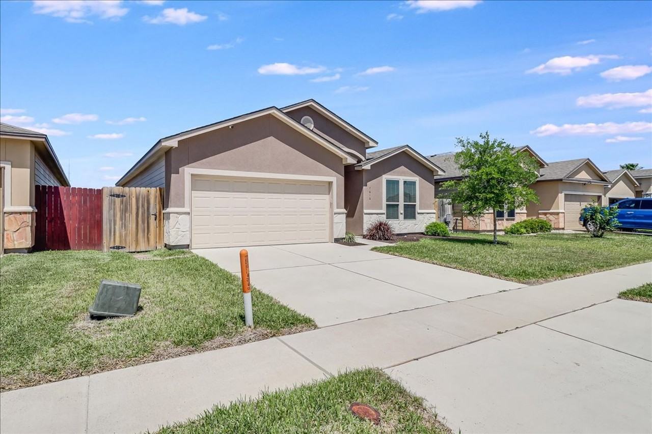 7610 Quartz Dr - Photo 2 of 42
