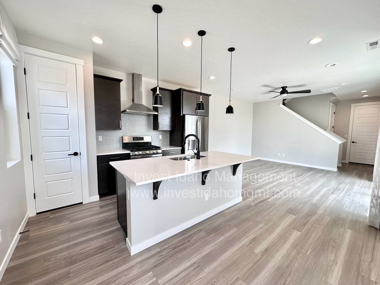 373 N Stone Canyon Ln - Photo 3 of 39