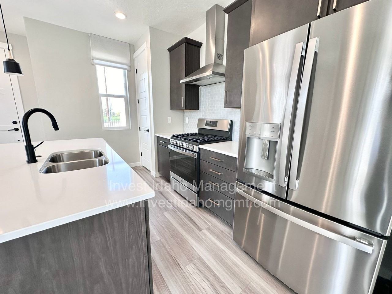 373 N Stone Canyon Ln - Photo 6 of 39