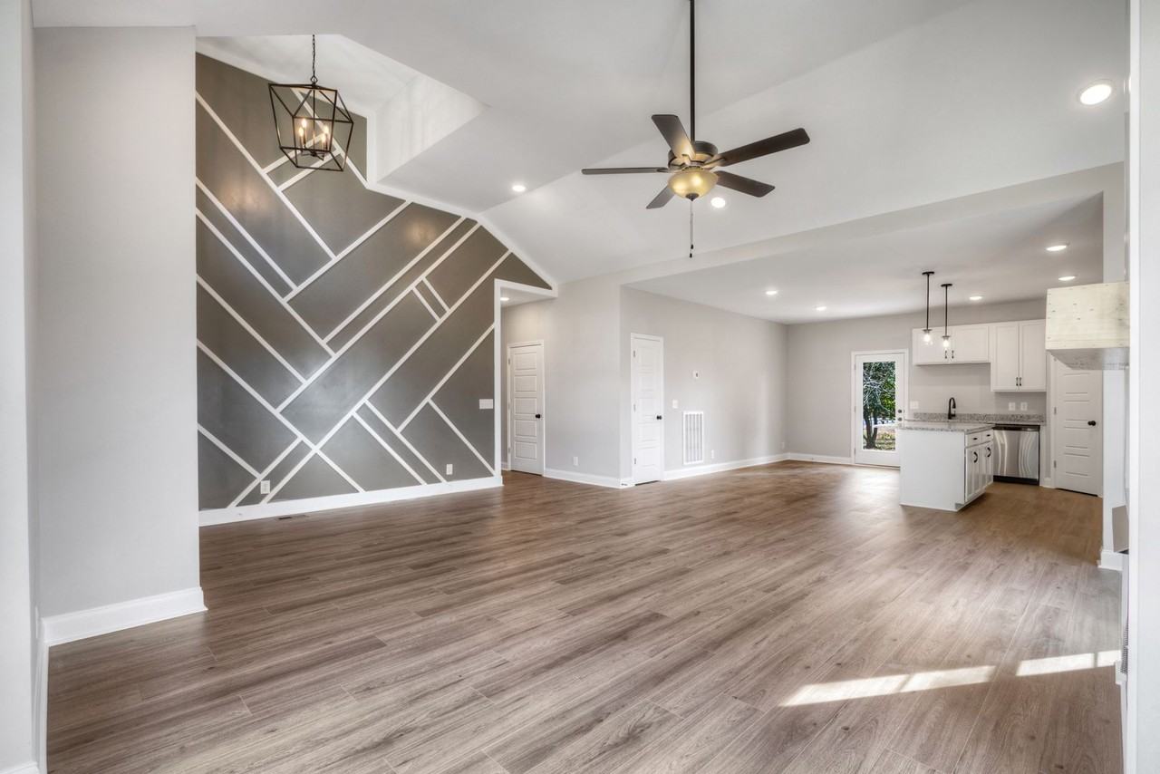 533 533 S Halifax Ct - Photo 5 of 29
