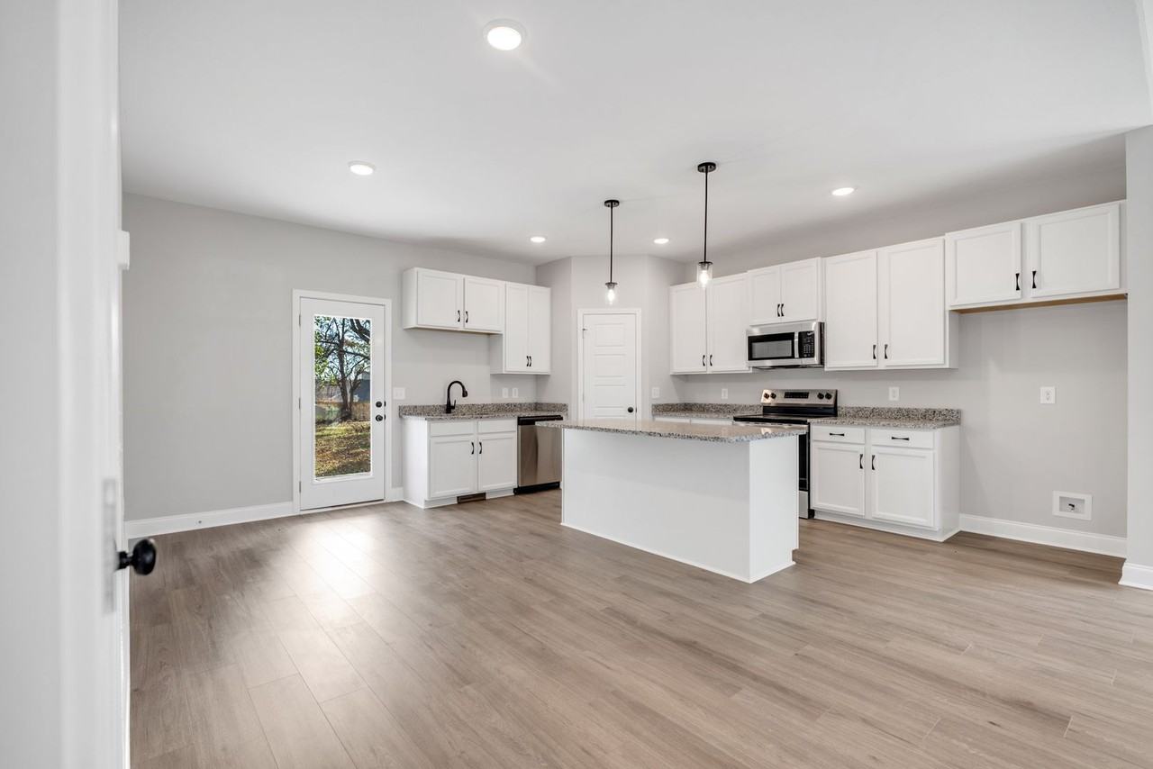 533 533 S Halifax Ct - Photo 6 of 29