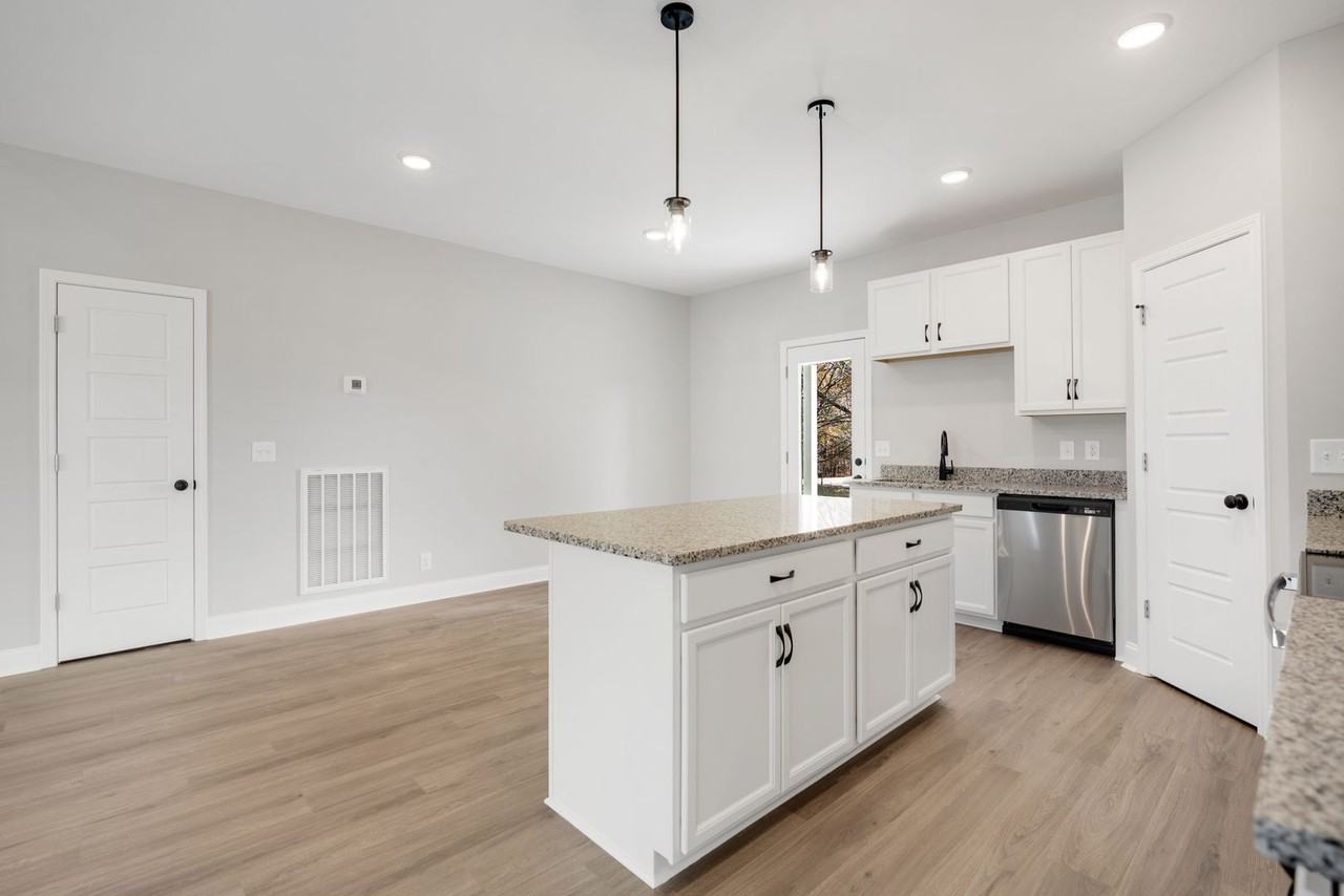 533 533 S Halifax Ct - Photo 7 of 29