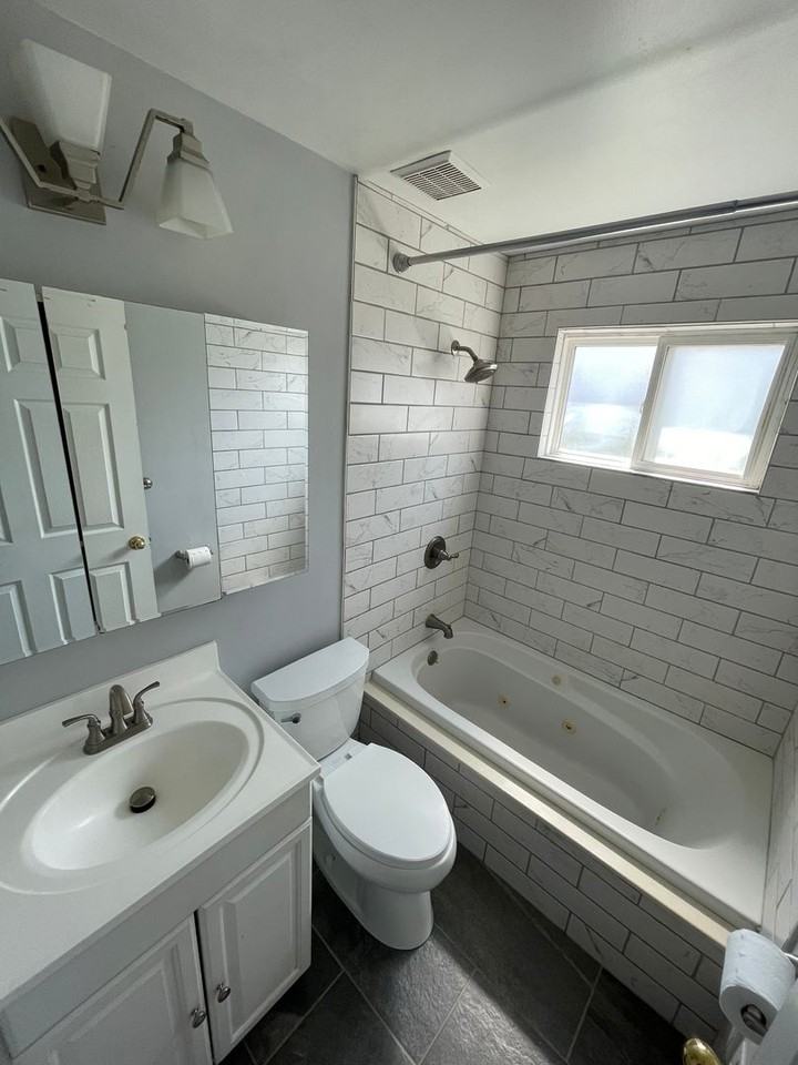 27411 Long St - Photo 2 of 11
