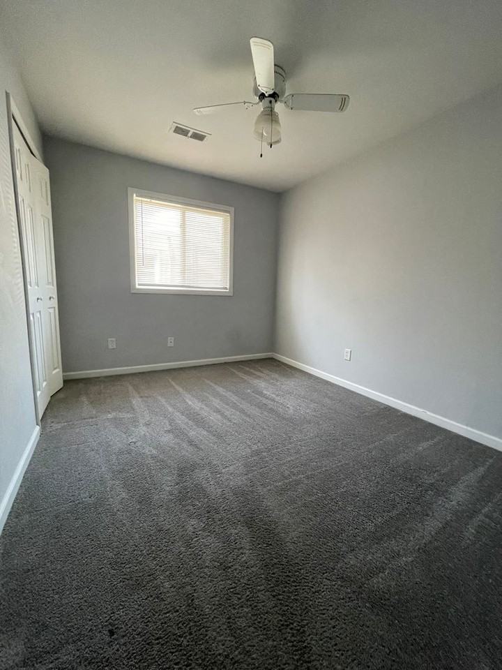 27411 Long St - Photo 5 of 11