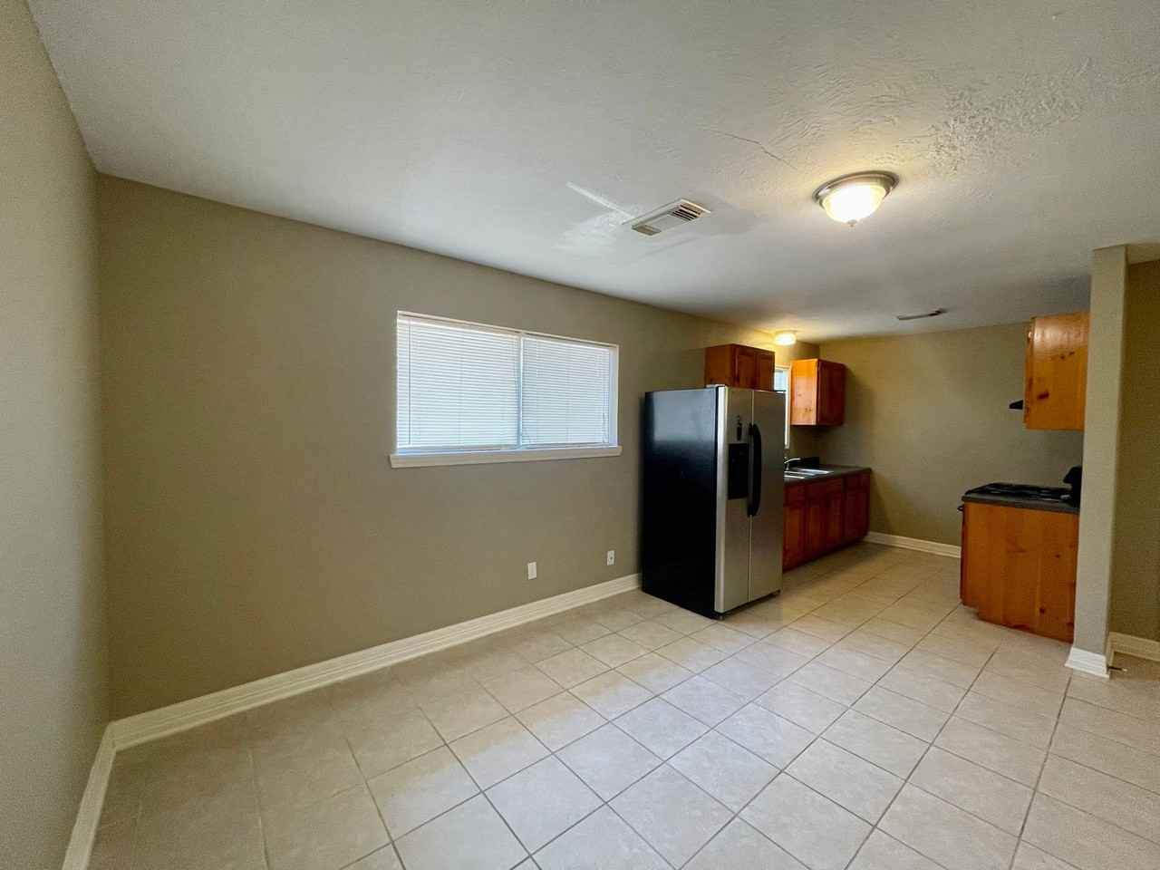 5715 Crestland Loop - Photo 3 of 13