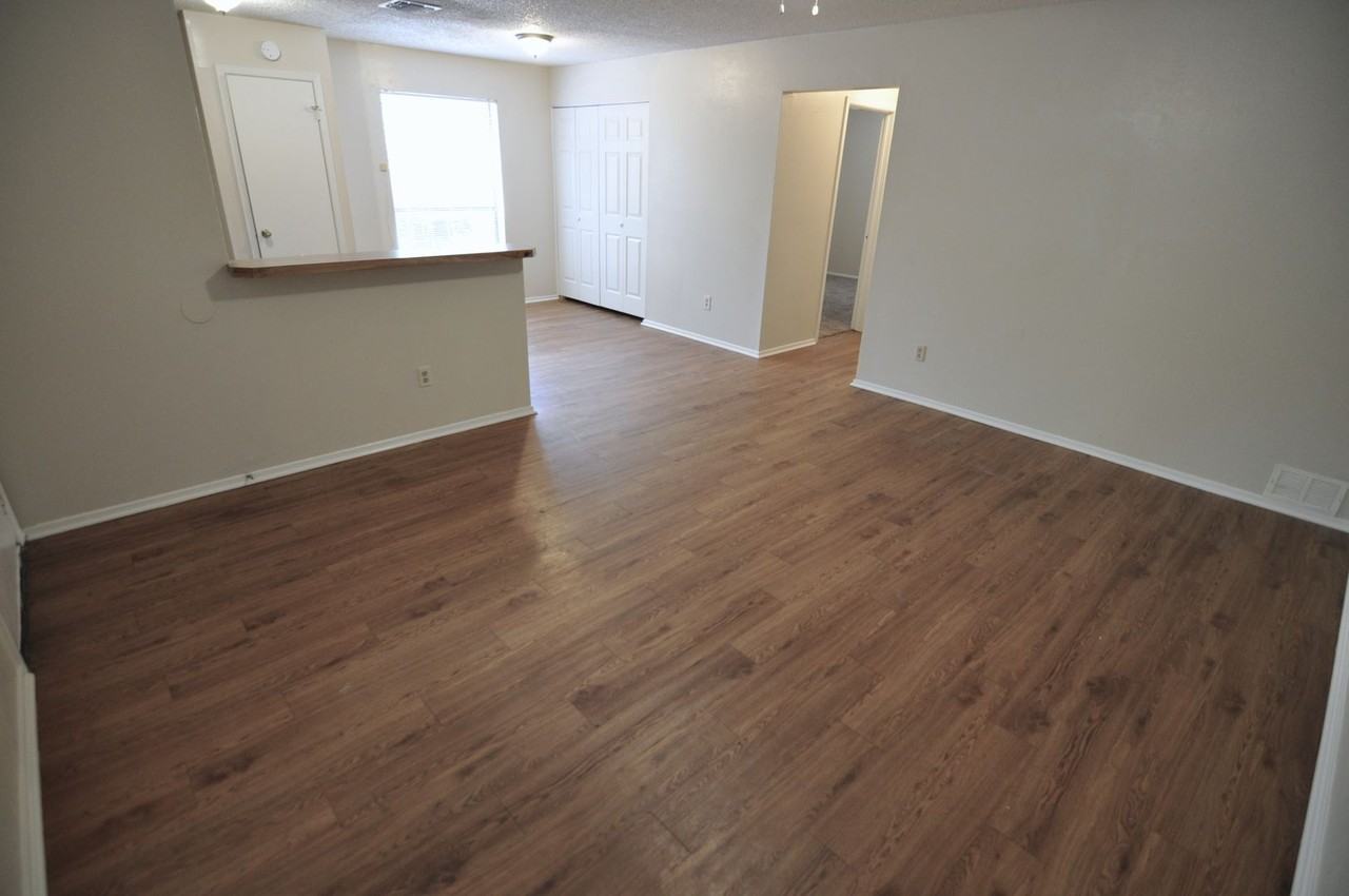 11300 Nicole Cove - Photo 3 of 8