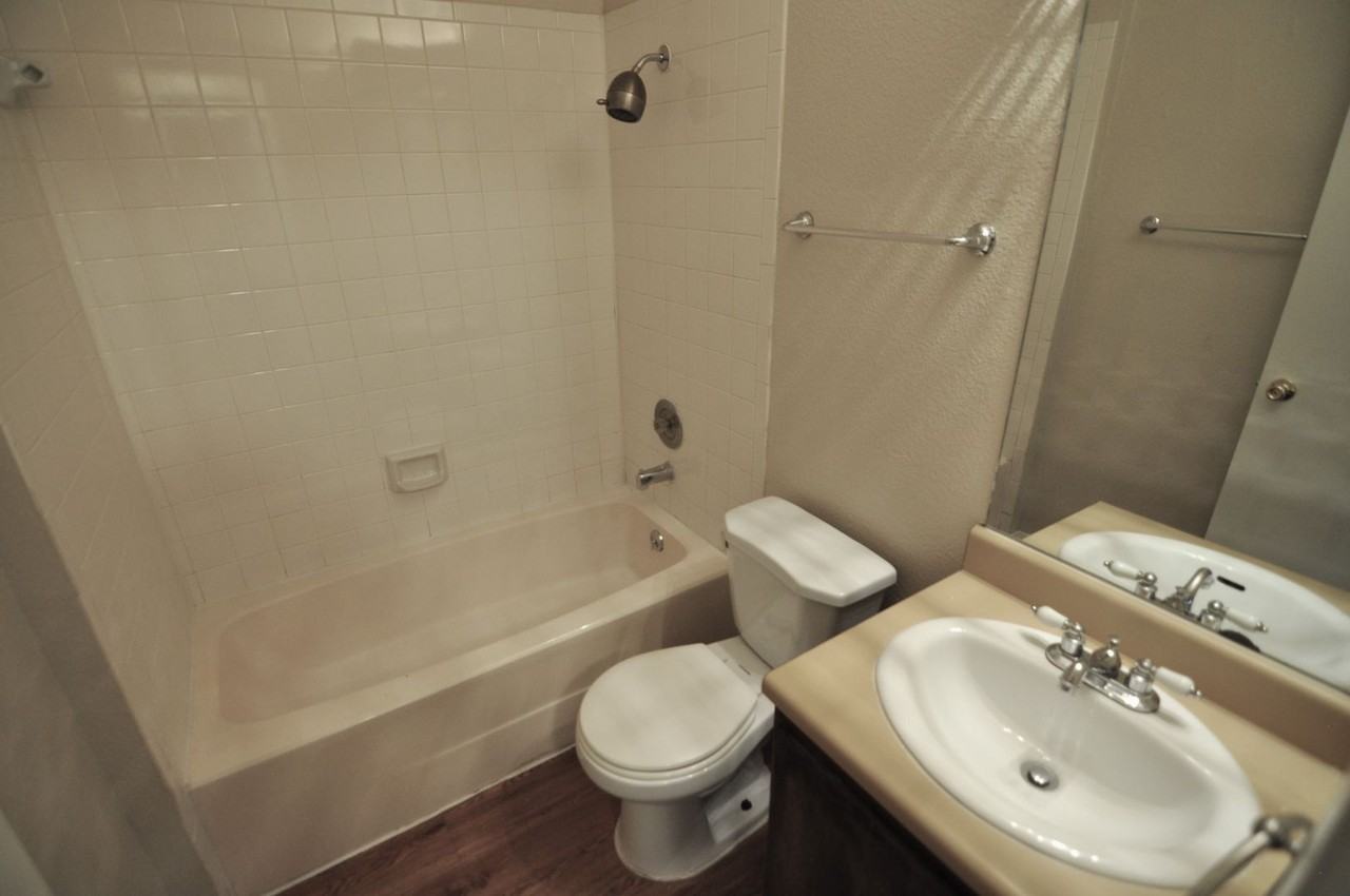 11300 Nicole Cove - Photo 5 of 8