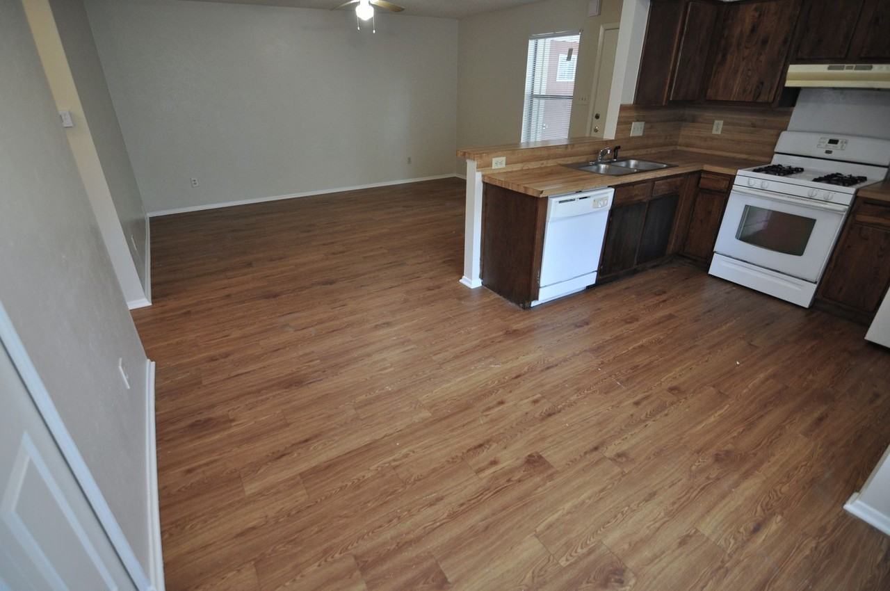 11300 Nicole Cove - Photo 6 of 8