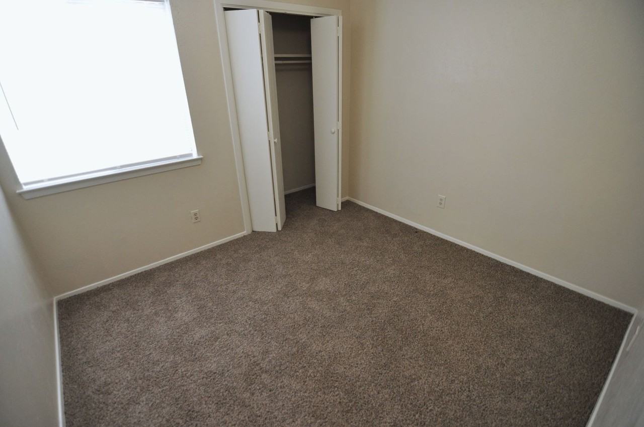 11300 Nicole Cove - Photo 7 of 8