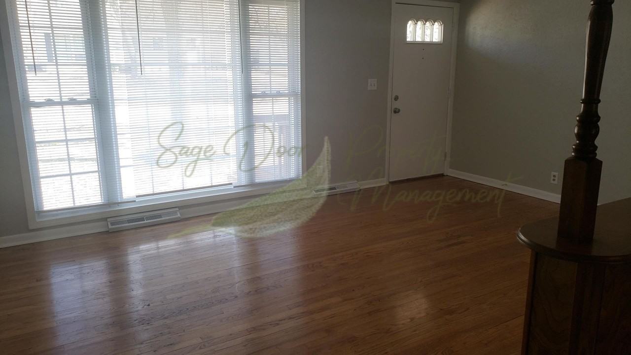 412 Lacy Ln - Photo 2 of 14