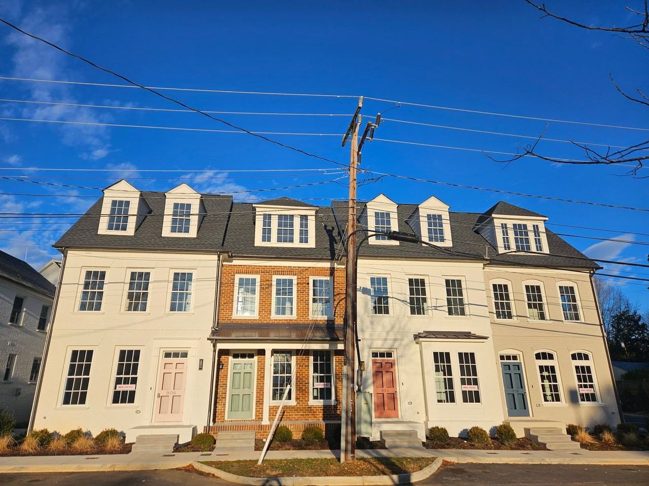 906 Charles St - Photo 2 of 50
