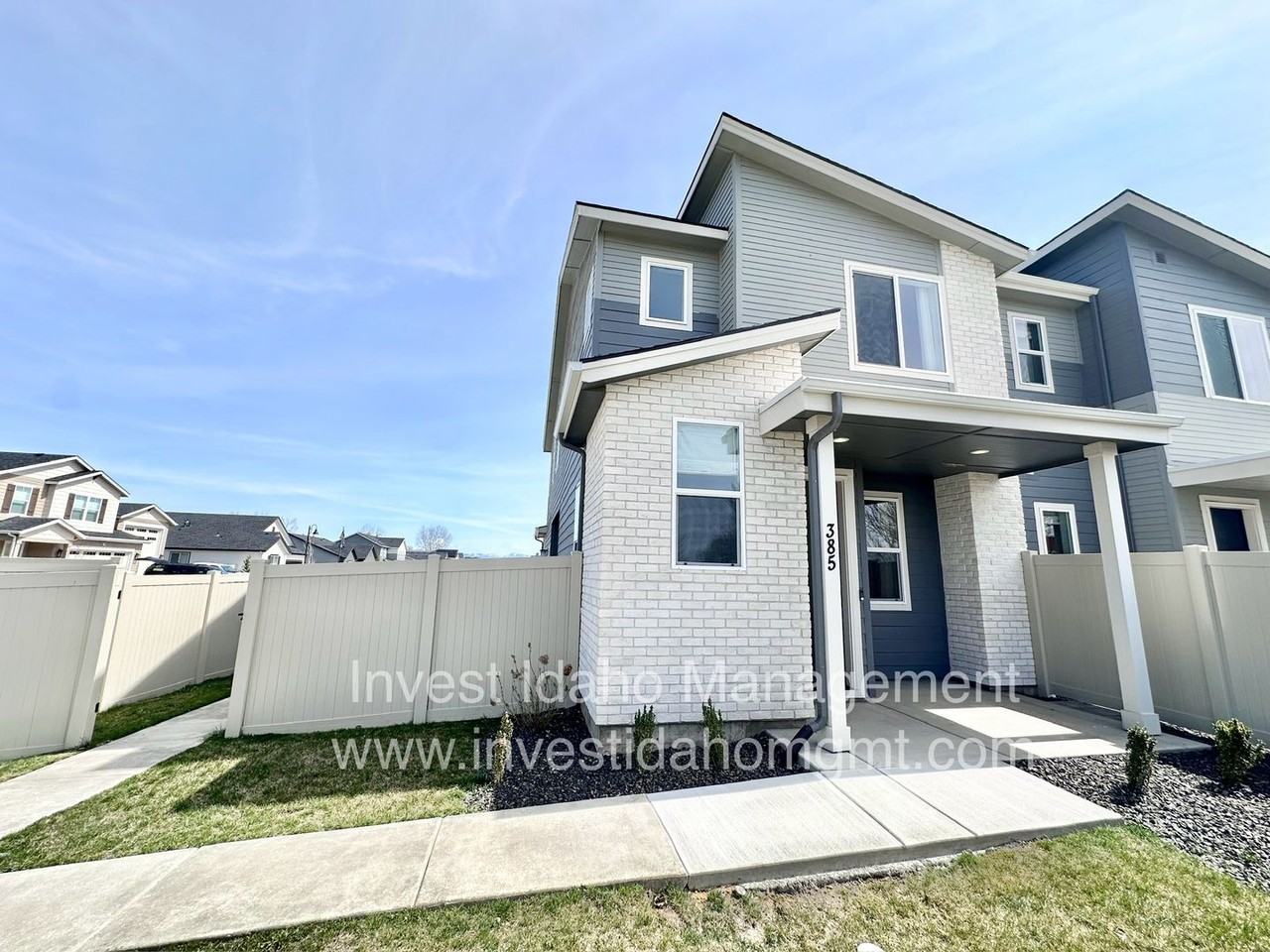 385 N Stone Canyon Ln - Photo 3 of 39