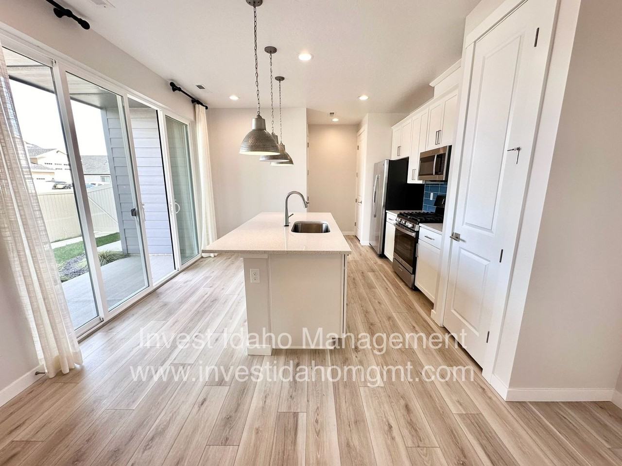 385 N Stone Canyon Ln - Photo 6 of 39