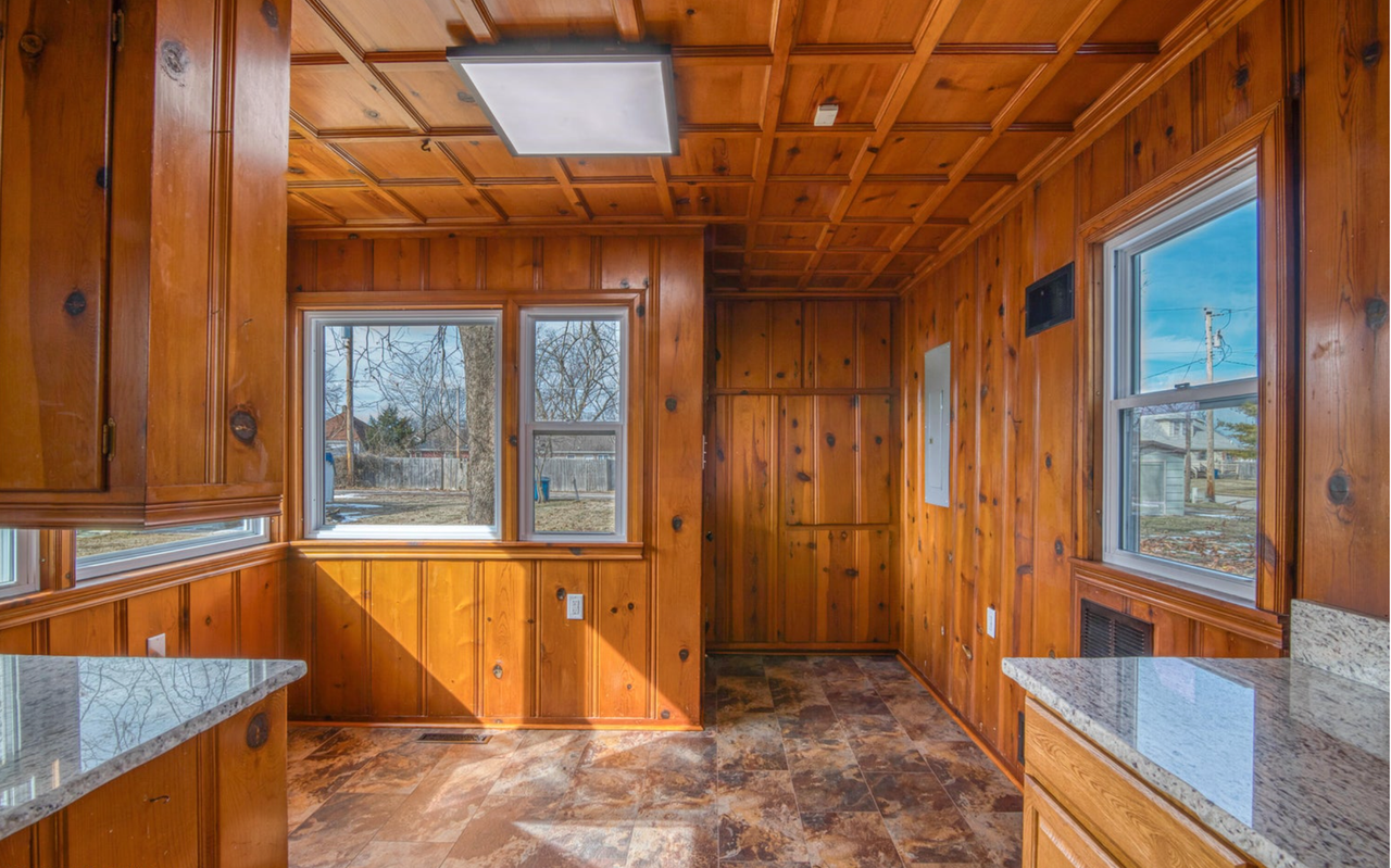 2206 S Tyler Ave - Photo 5 of 19