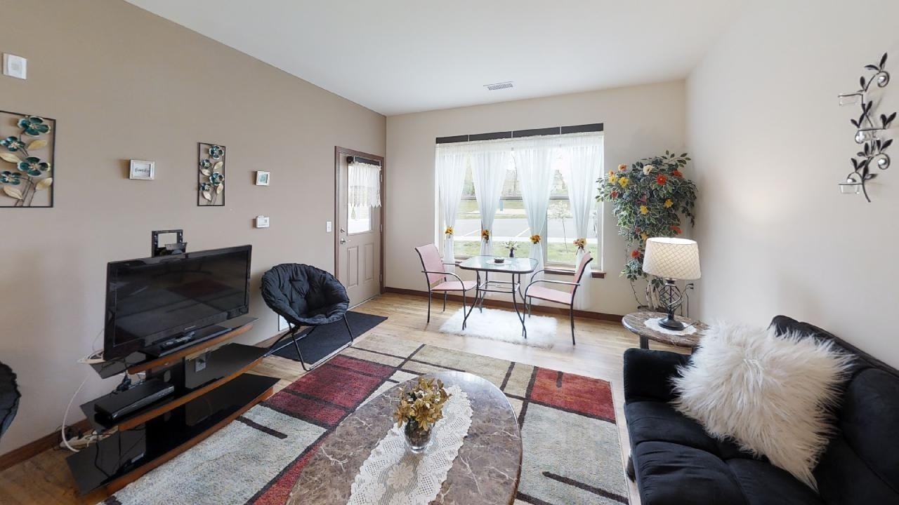 Waubesa Village B - Photo 4 of 44