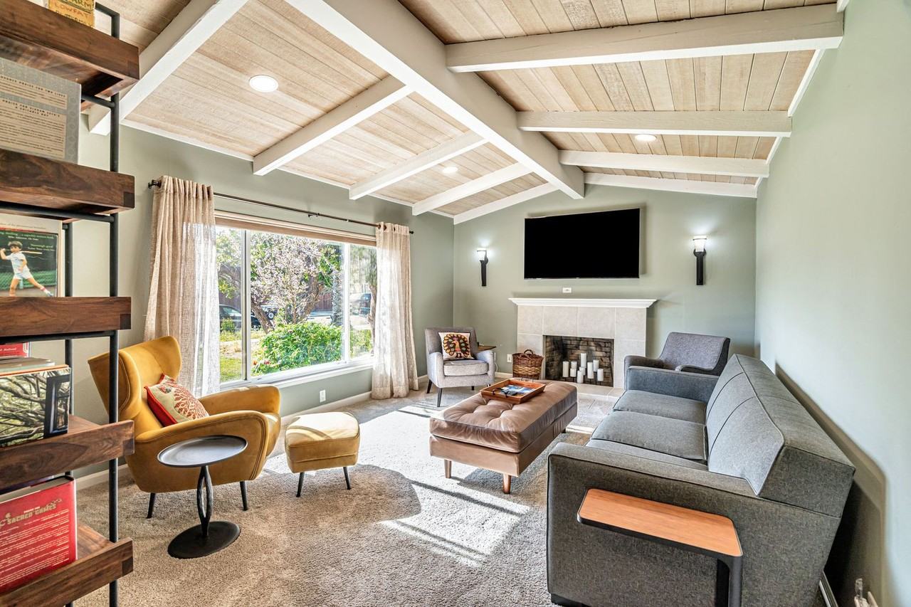 4494 Silva Ave - Photo 3 of 41