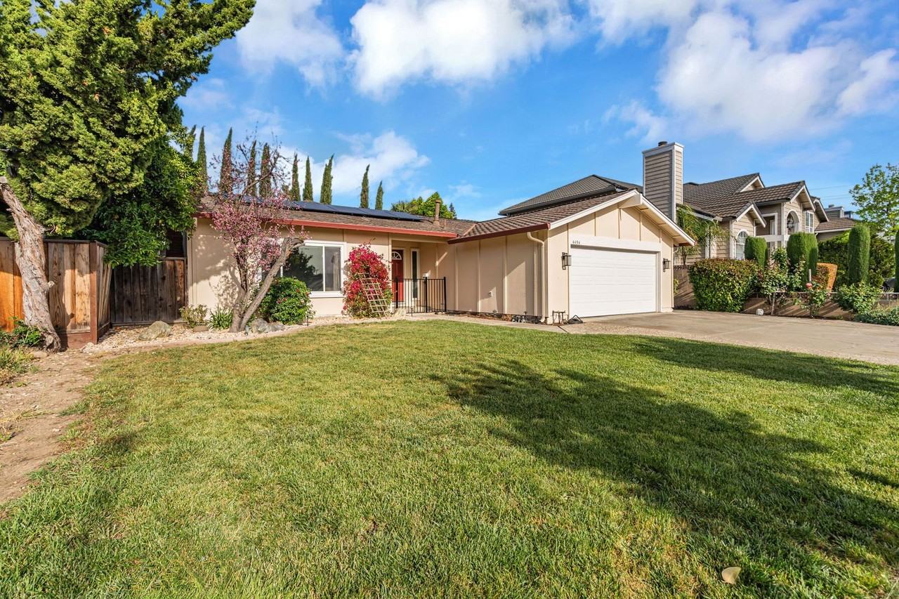 4494 Silva Ave - Photo 6 of 41