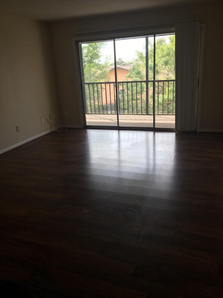 2826 SE Santa Barbara Pl - Photo 3 of 11