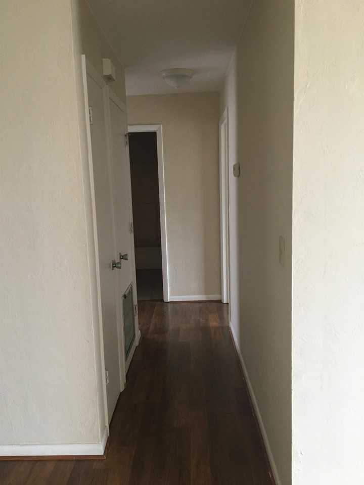 2826 SE Santa Barbara Pl - Photo 5 of 11