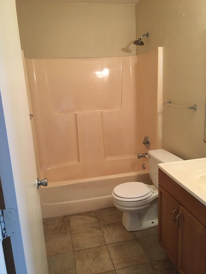 2826 SE Santa Barbara Pl - Photo 7 of 11