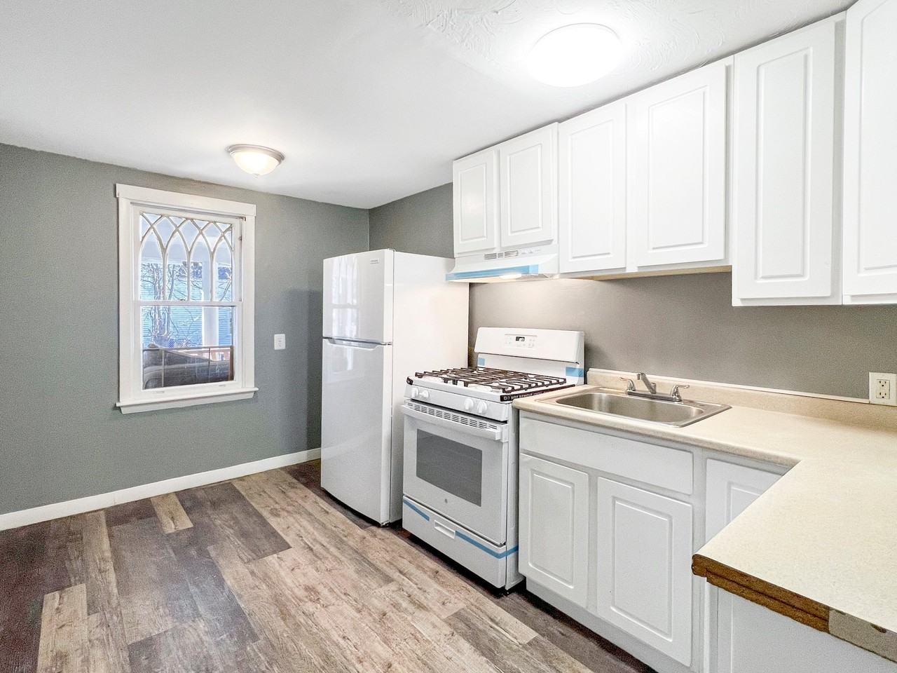 3 Sumner Avenue - Photo 2 of 27