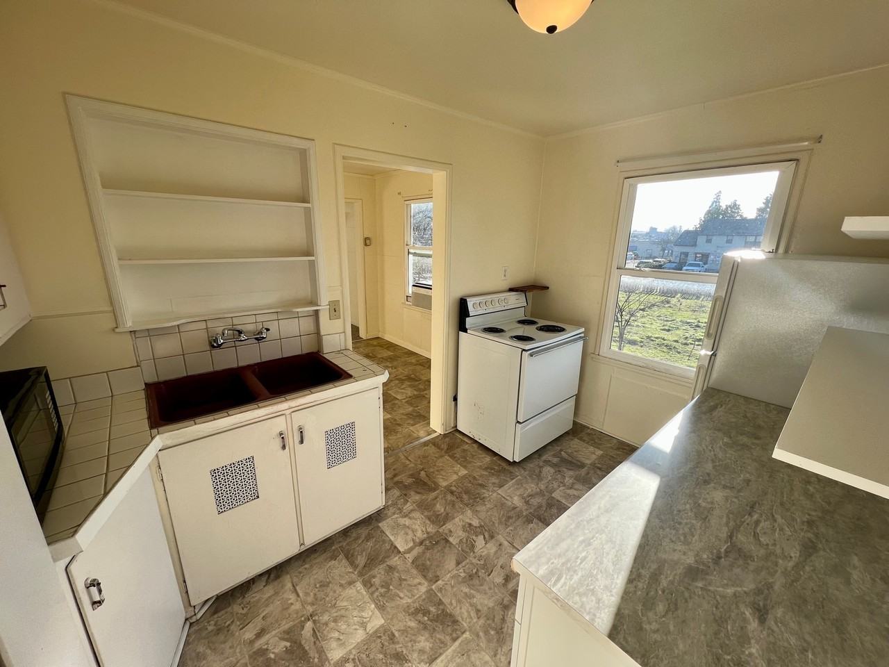 383 ID #, 215 North Ivy Street #1 - Photo 4 of 10