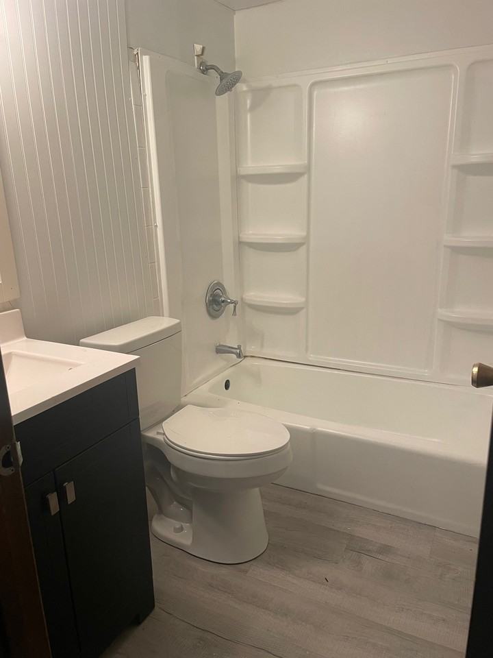 744 East Michigan Avenue - Photo 4 of 17