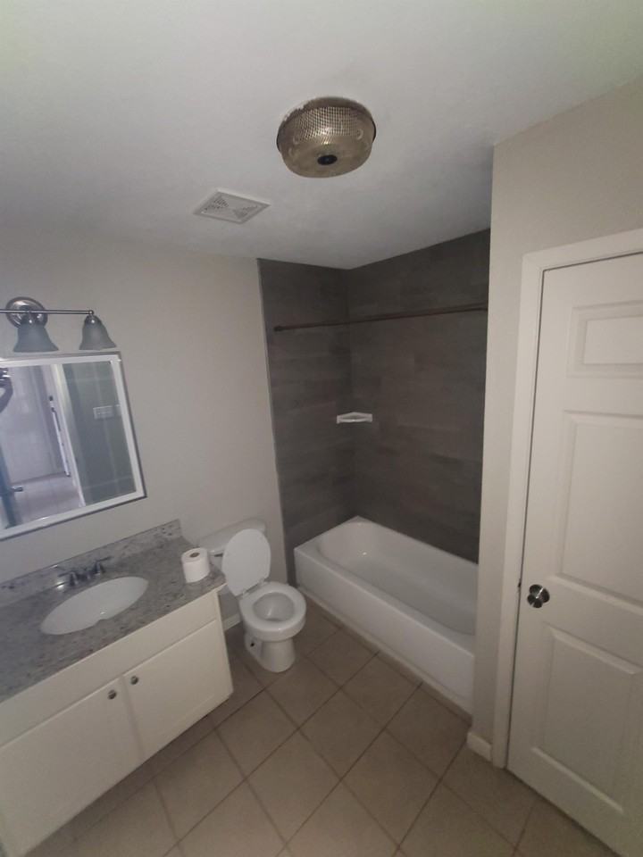 Sunrise East Apartments - Photo 3 of 26