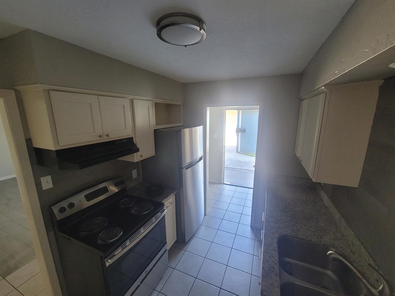 Sunrise East Apartments - Photo 7 of 26