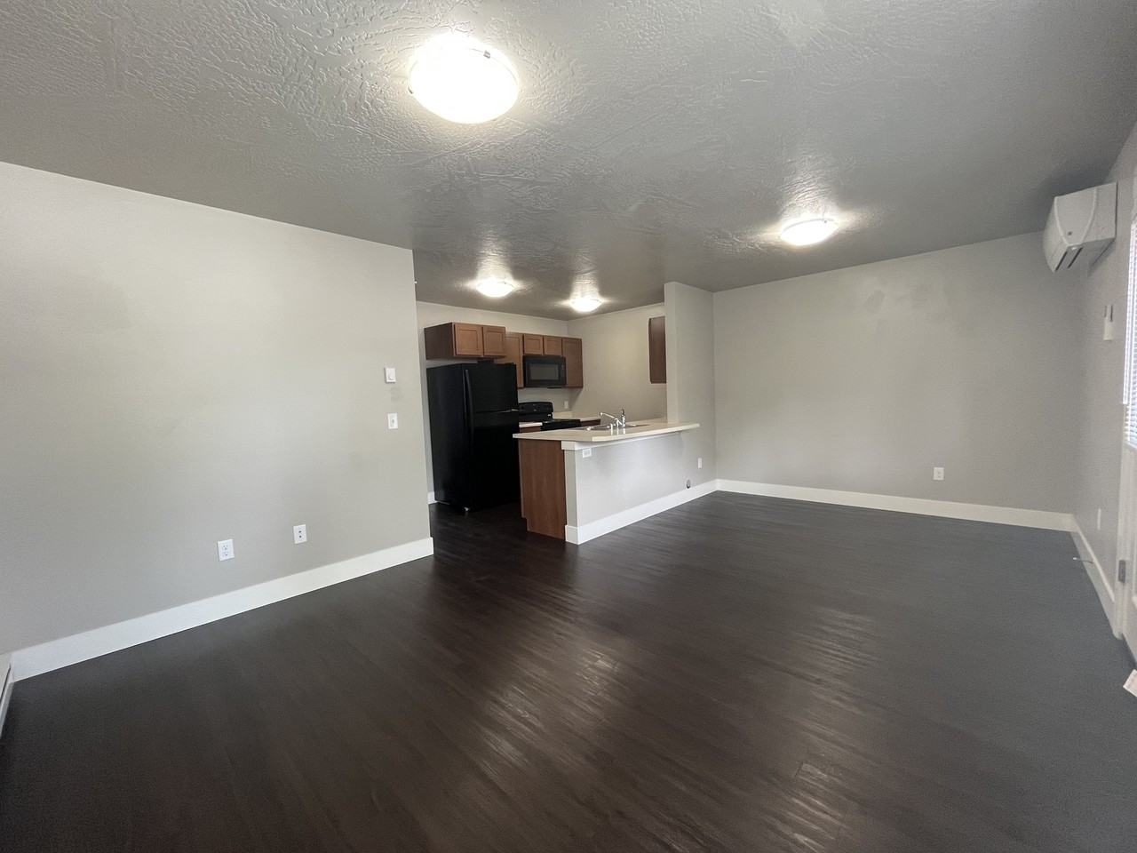 S 9th St. W - Photo 3 of 8