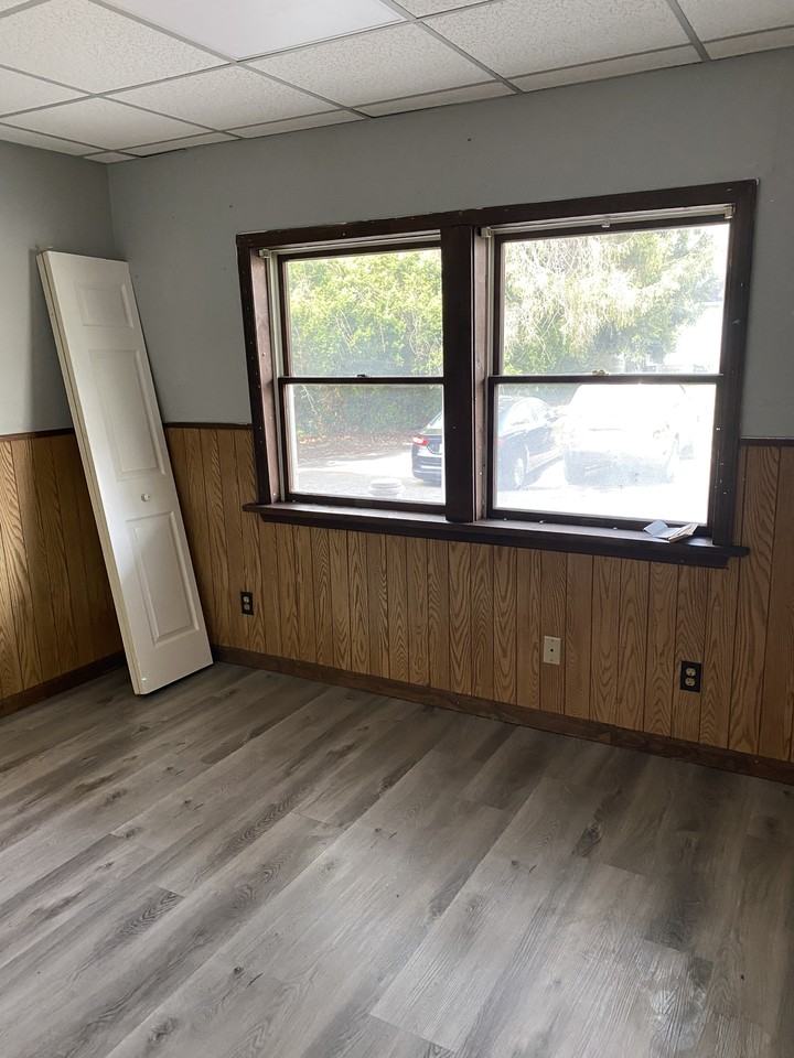 16 East Main Street - Photo 4 of 10