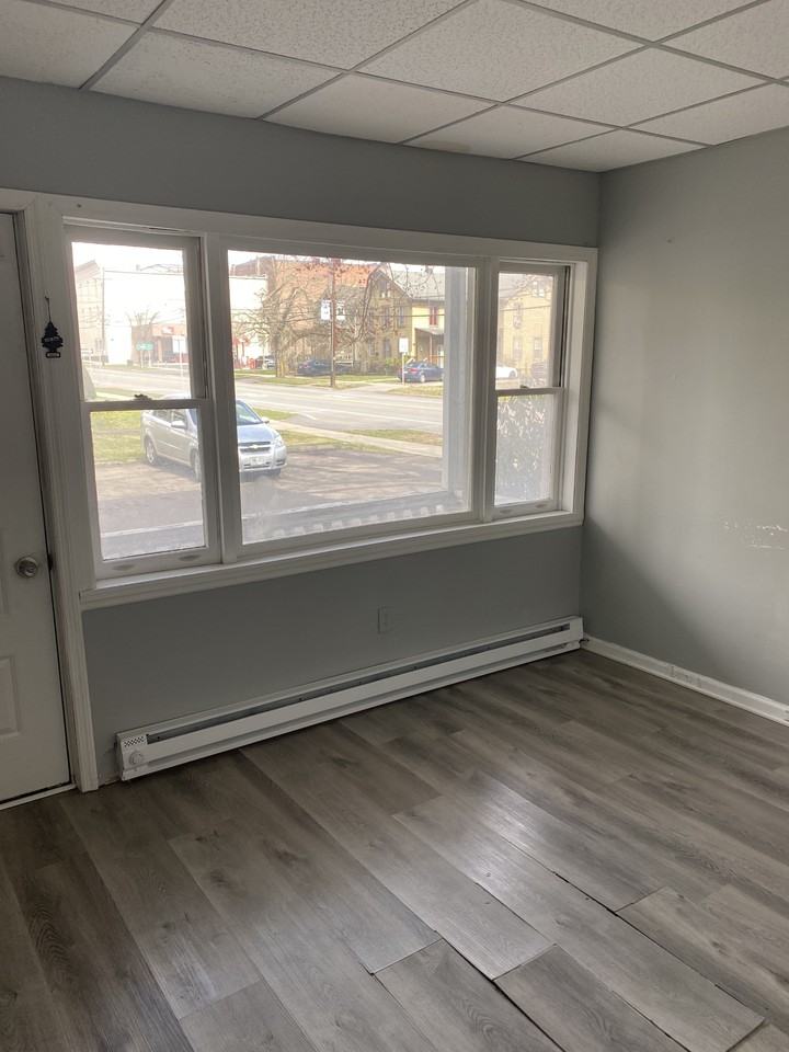 16 East Main Street - Photo 5 of 10