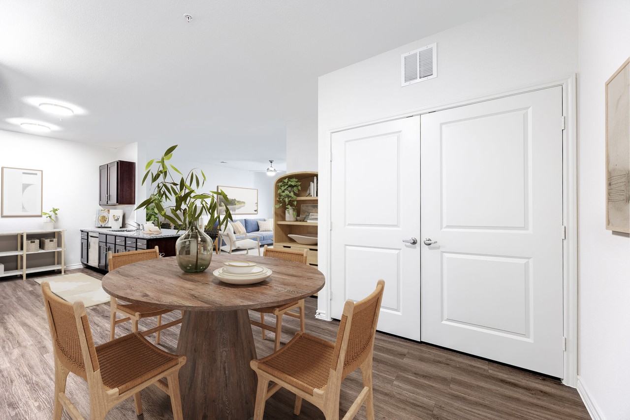 The Oaks at Ben White - Photo 6 of 16