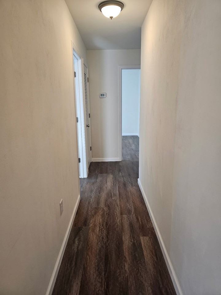 Washington Manor - Photo 3 of 13