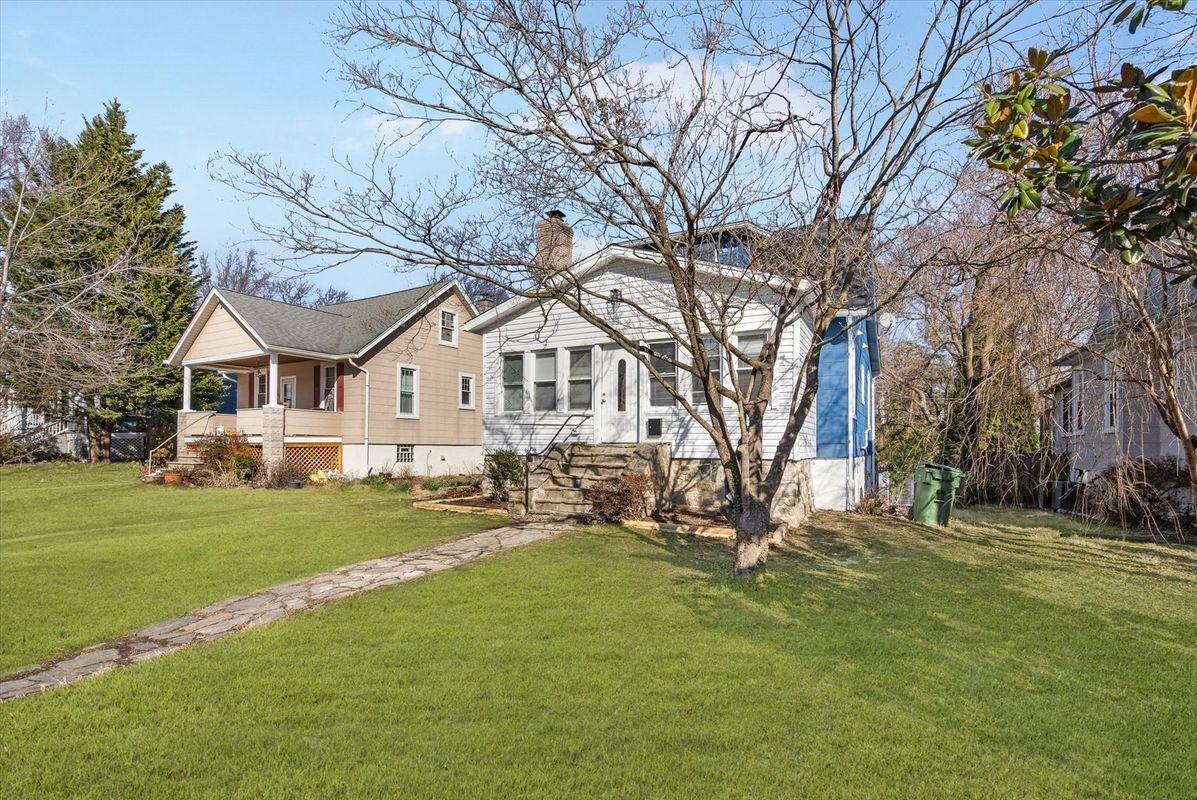 6003 Pinehurst Rd - Photo 2 of 38