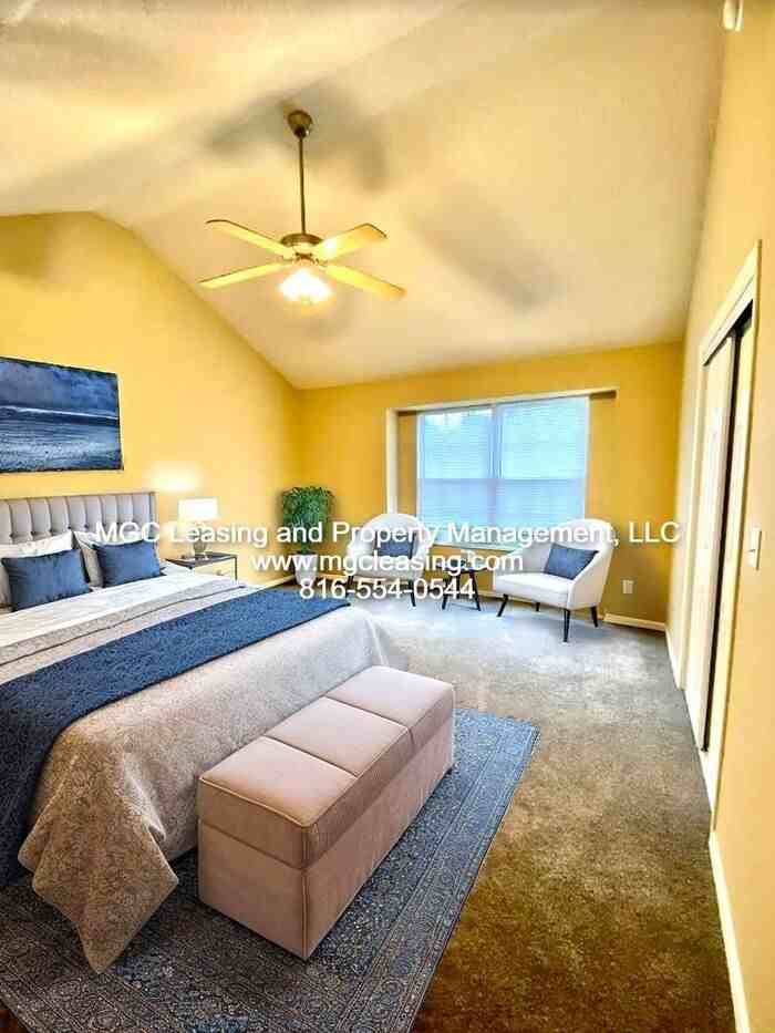 10513 E 46th Ter - Photo 3 of 25