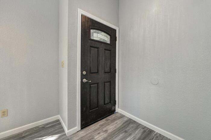 1019 Cirby Oaks Way - Photo 3 of 21