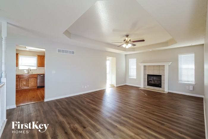 1021 Redwood Dr - Photo 2 of 16