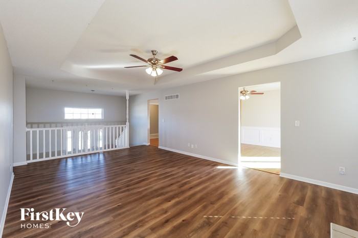 1021 Redwood Dr - Photo 3 of 16