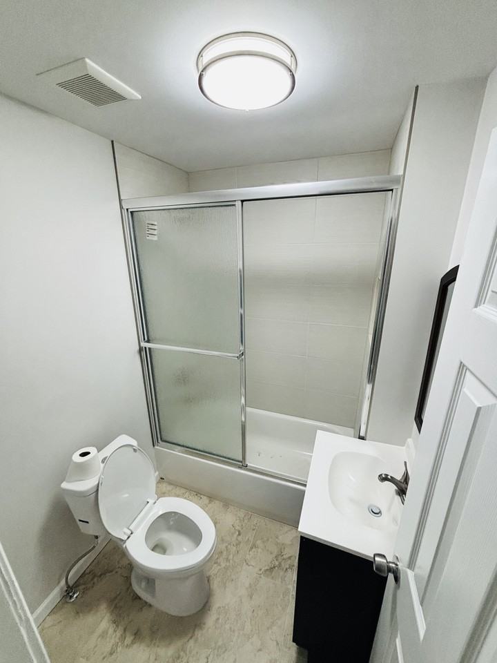 112 Catalpa Ave #1 - Photo 2 of 12
