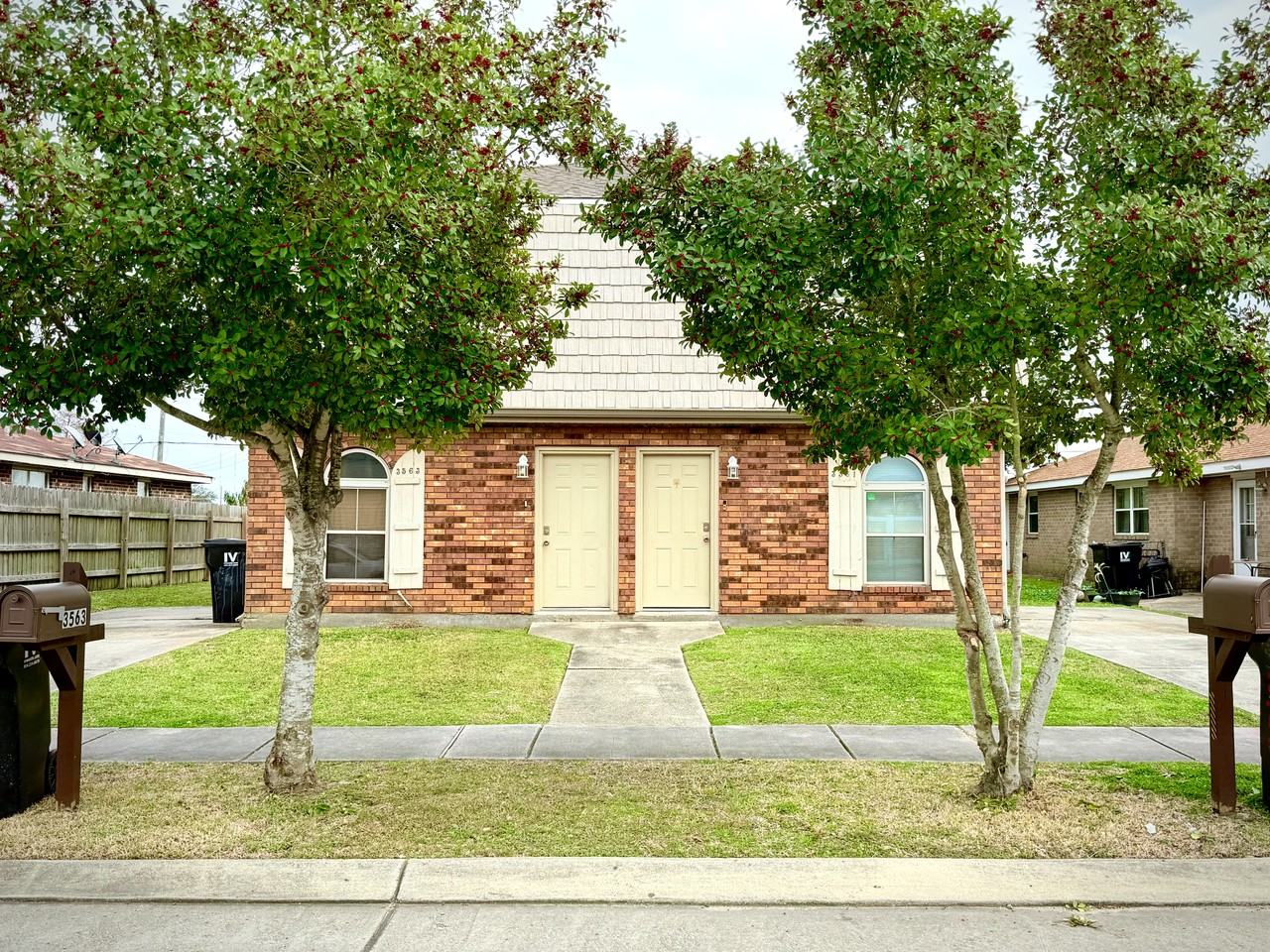 3561 Kings Dr #3561 - Photo 2 of 25