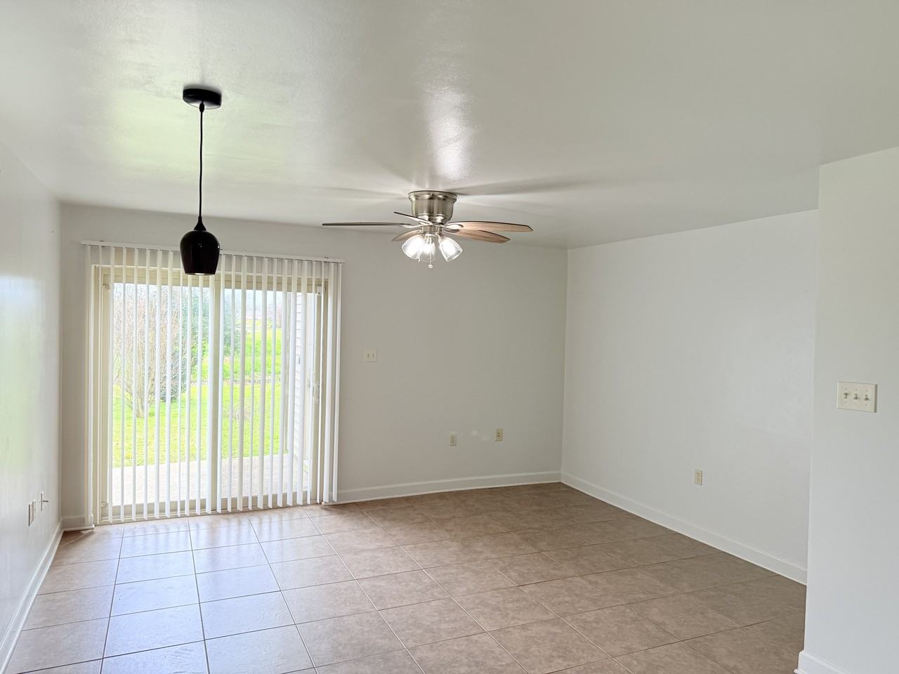 3561 Kings Dr #3561 - Photo 7 of 25